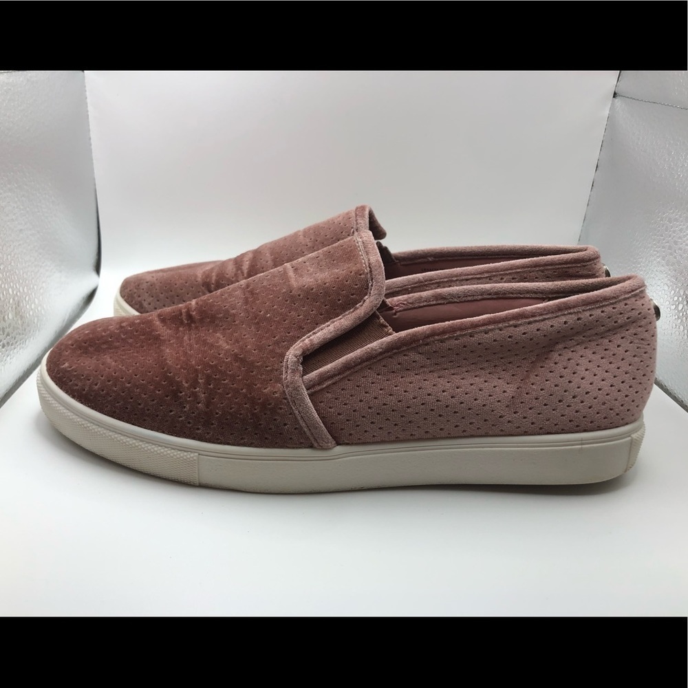 Steve Madden pink perforated womens loafers size 9